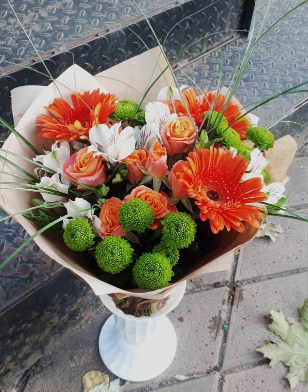 Букет цветов из: Герберы, Хризантемы, Альстромерии и Розы в Приморско-Ахтарске