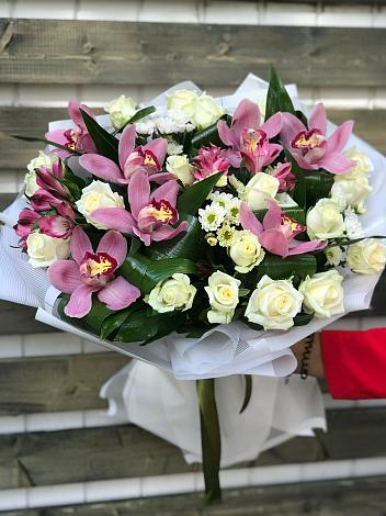 Букет цветов из: Розы и Хризантемы в Приморско-Ахтарске