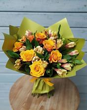 Букет цветов из:  Альстромерии и Розы в Приморско-Ахтарске