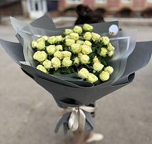 Букет Белые кустовые розы Солинеро в Приморско-Ахтарске