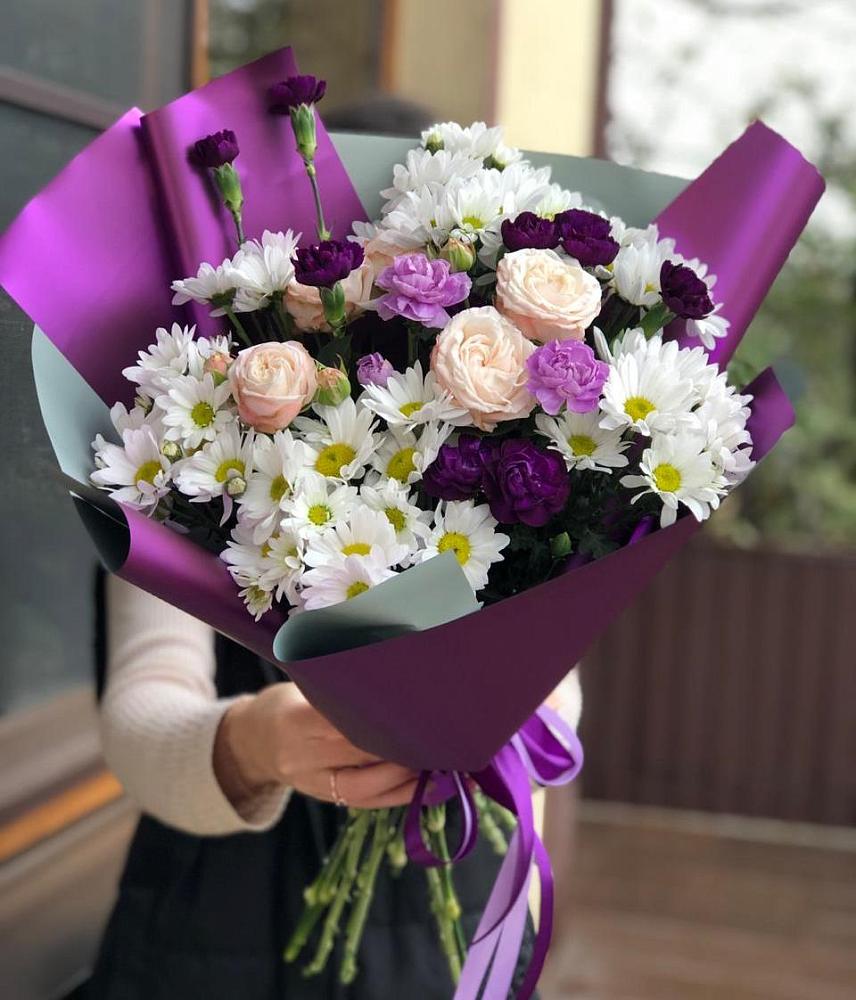 Букет цветов из: Хризантемы, Гвоздики и Розы в Приморско-Ахтарске