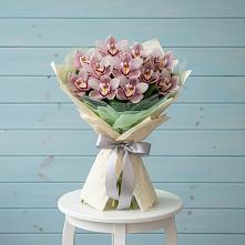 Букет цветов из:  Орхидеи и Розы в Приморско-Ахтарске