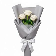 Букет 3 белые розы в Приморско-Ахтарске