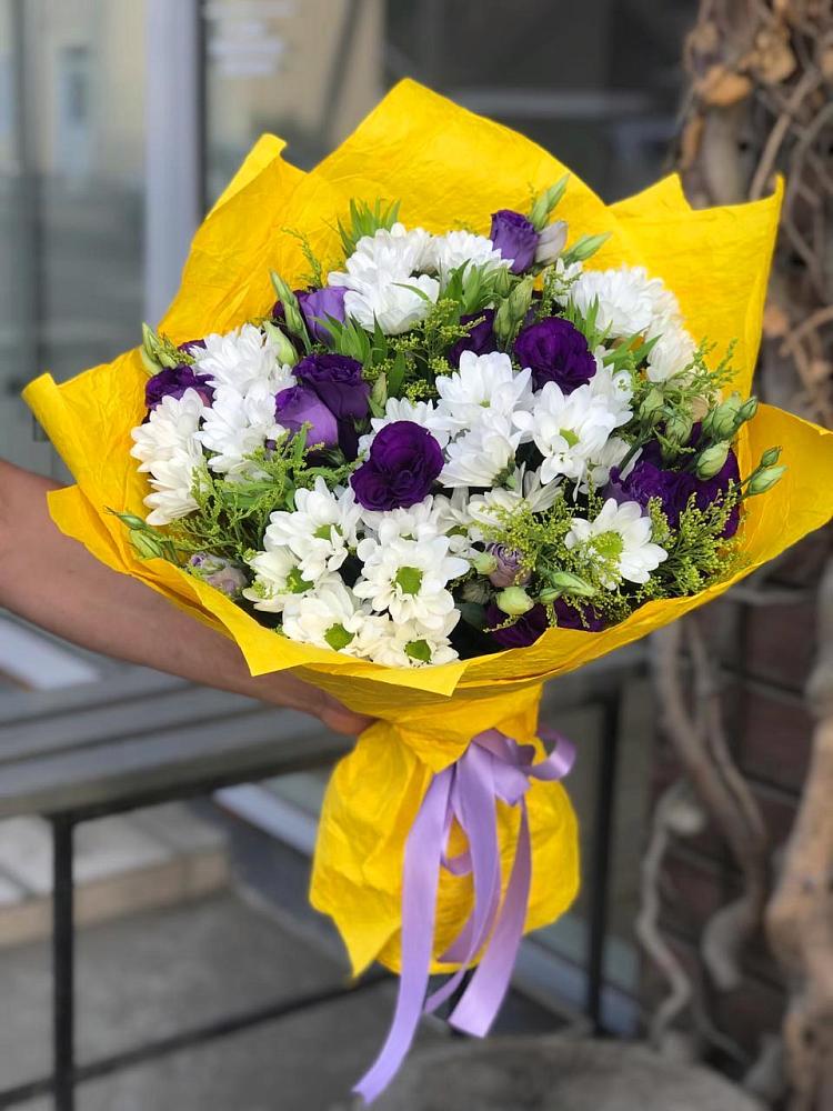 Букет цветов из: Ирисы, Хризантемы и Ромашки в Приморско-Ахтарске