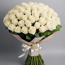 Букет 101 беля роза Белоснежка в Приморско-Ахтарске