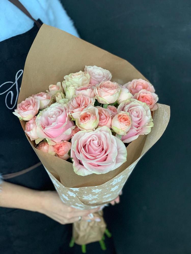 Букет цветов из: Хризантемы и Розы в Приморско-Ахтарске