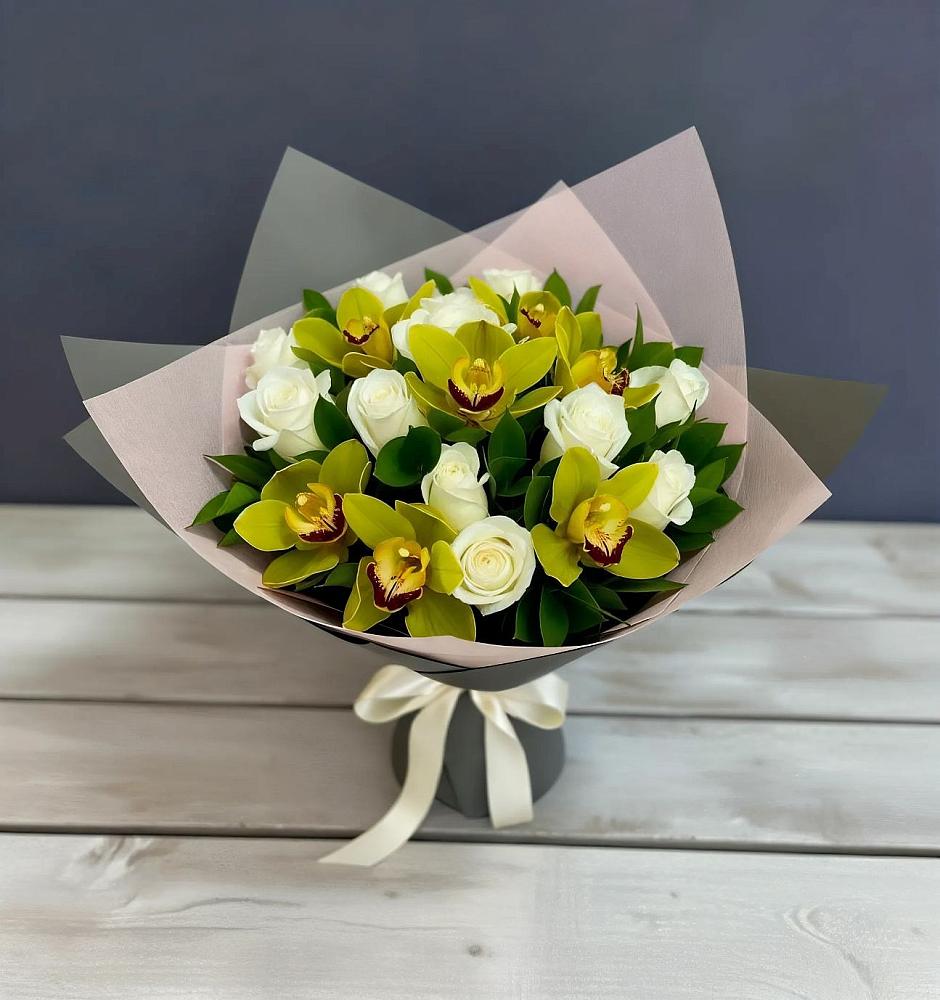 Букет цветов из: Орхидеи и Розы в Приморско-Ахтарске