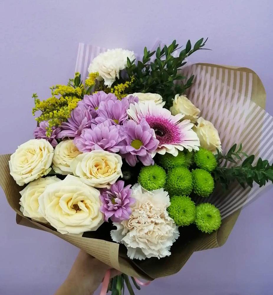 Букет цветов из: Хризантемы, Розы, Гвоздики и Герберы в Приморско-Ахтарске